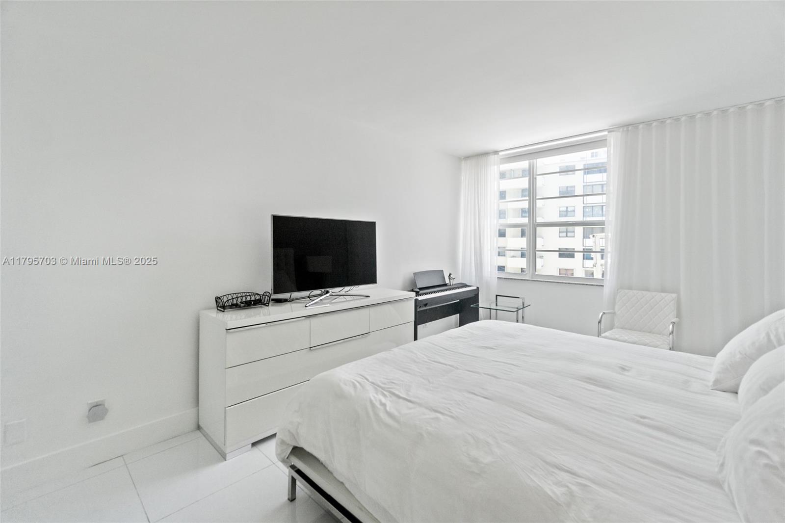 THE DECOPLAGE CONDO - Residential