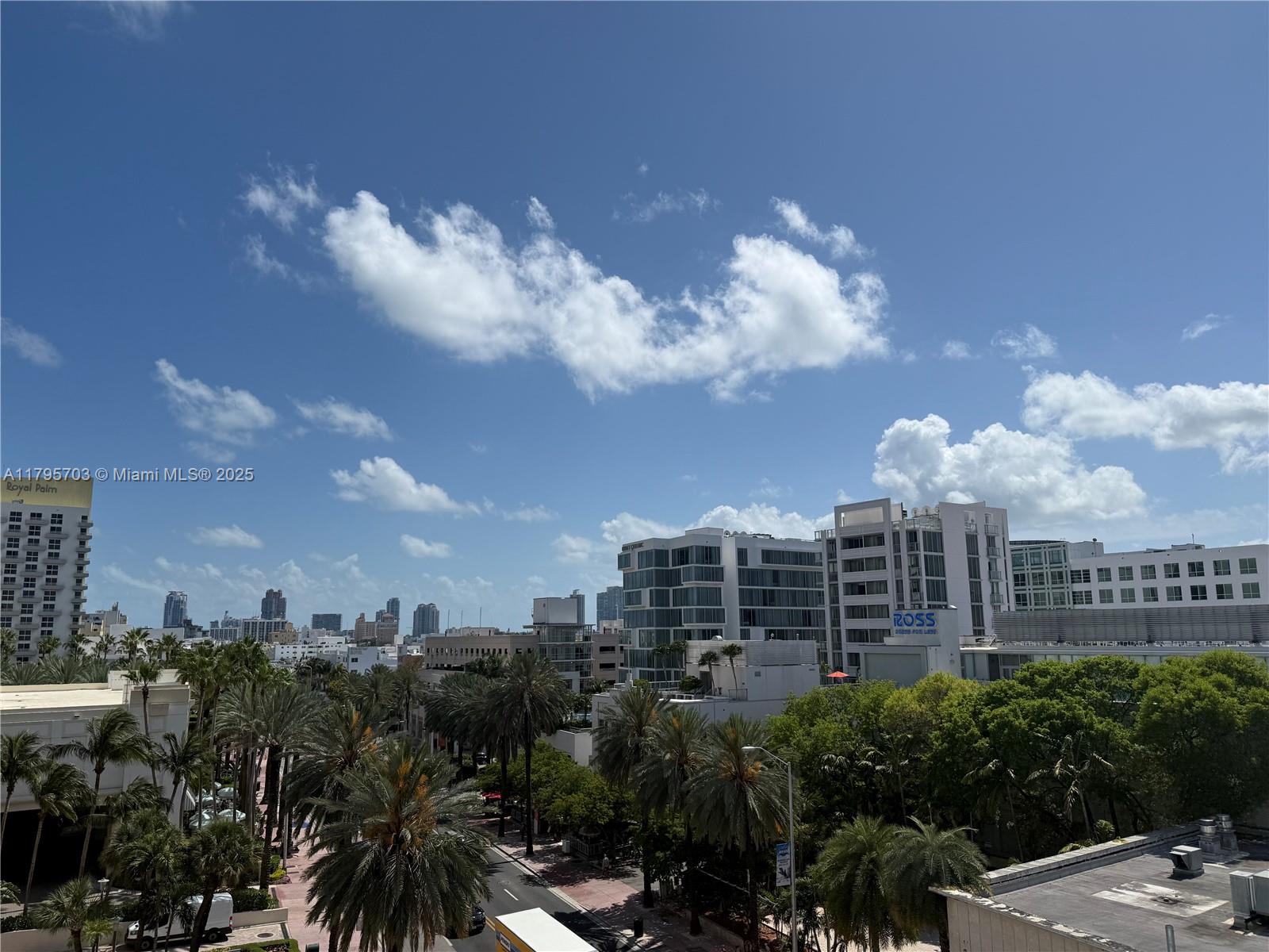 THE DECOPLAGE CONDO - Residential