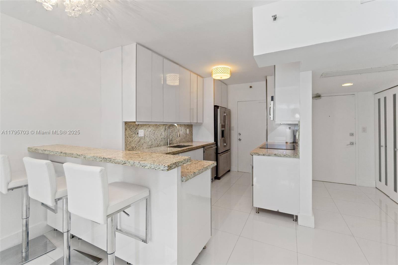 THE DECOPLAGE CONDO - Residential