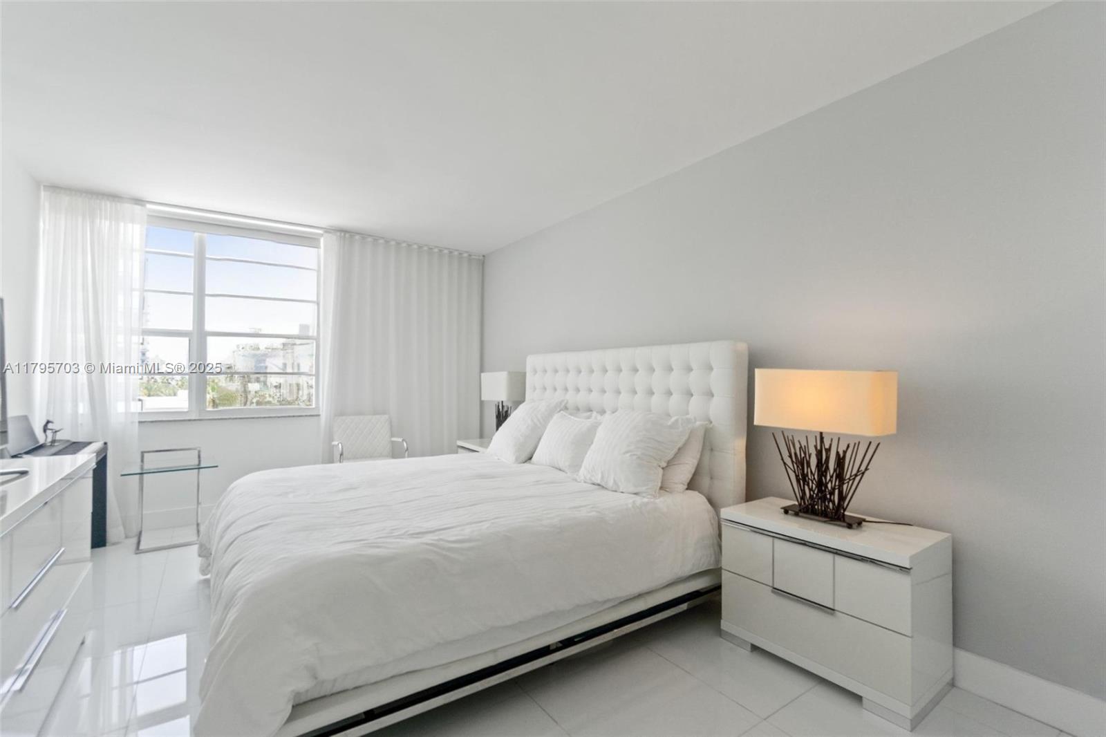 THE DECOPLAGE CONDO - Residential