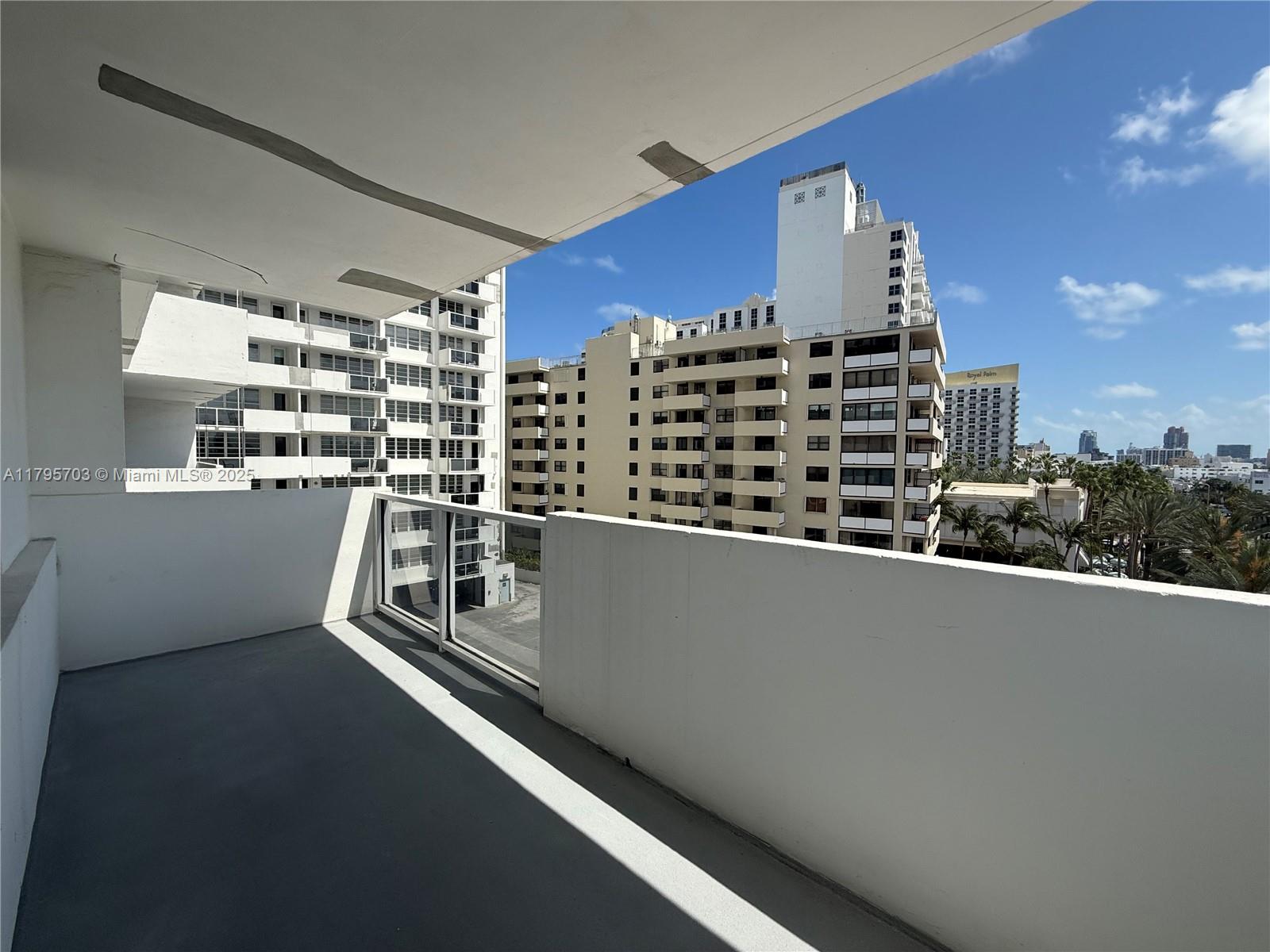 THE DECOPLAGE CONDO - Residential