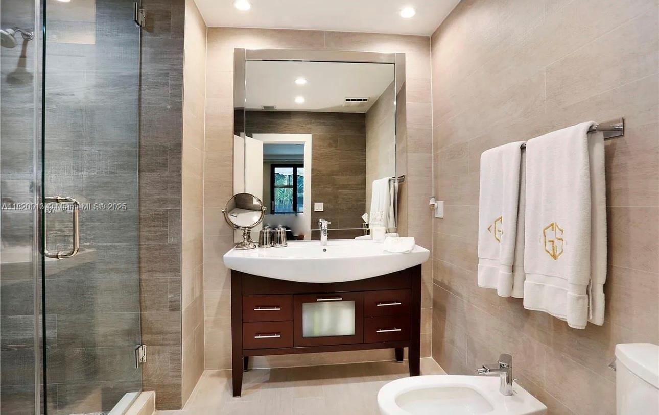 C GABLES RIVIERA SEC 12 - Residential Lease