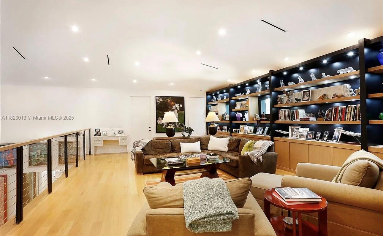C GABLES RIVIERA SEC 12 - Residential Lease