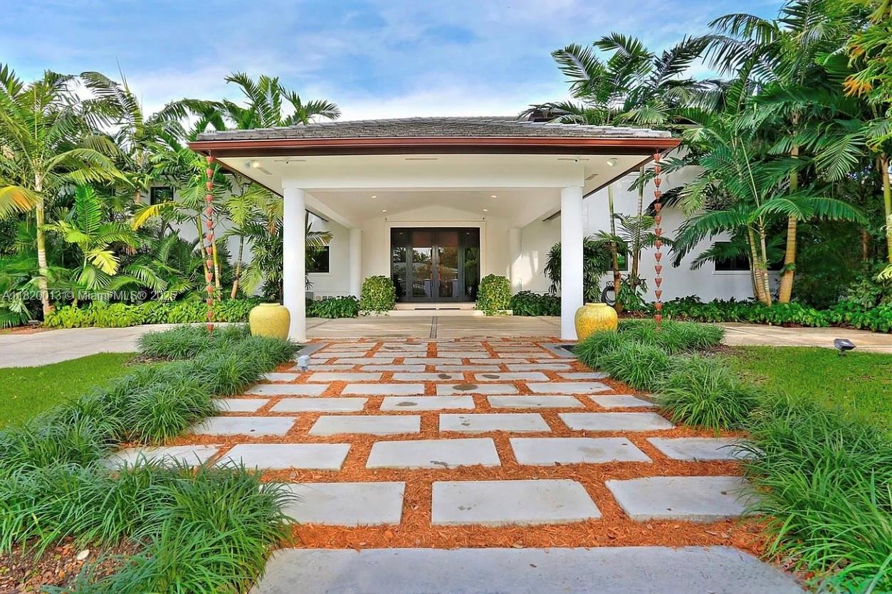 6611 Leonardo St, Coral Gables, Broward County, Florida - 5 Bedrooms  
6 Bathrooms - 