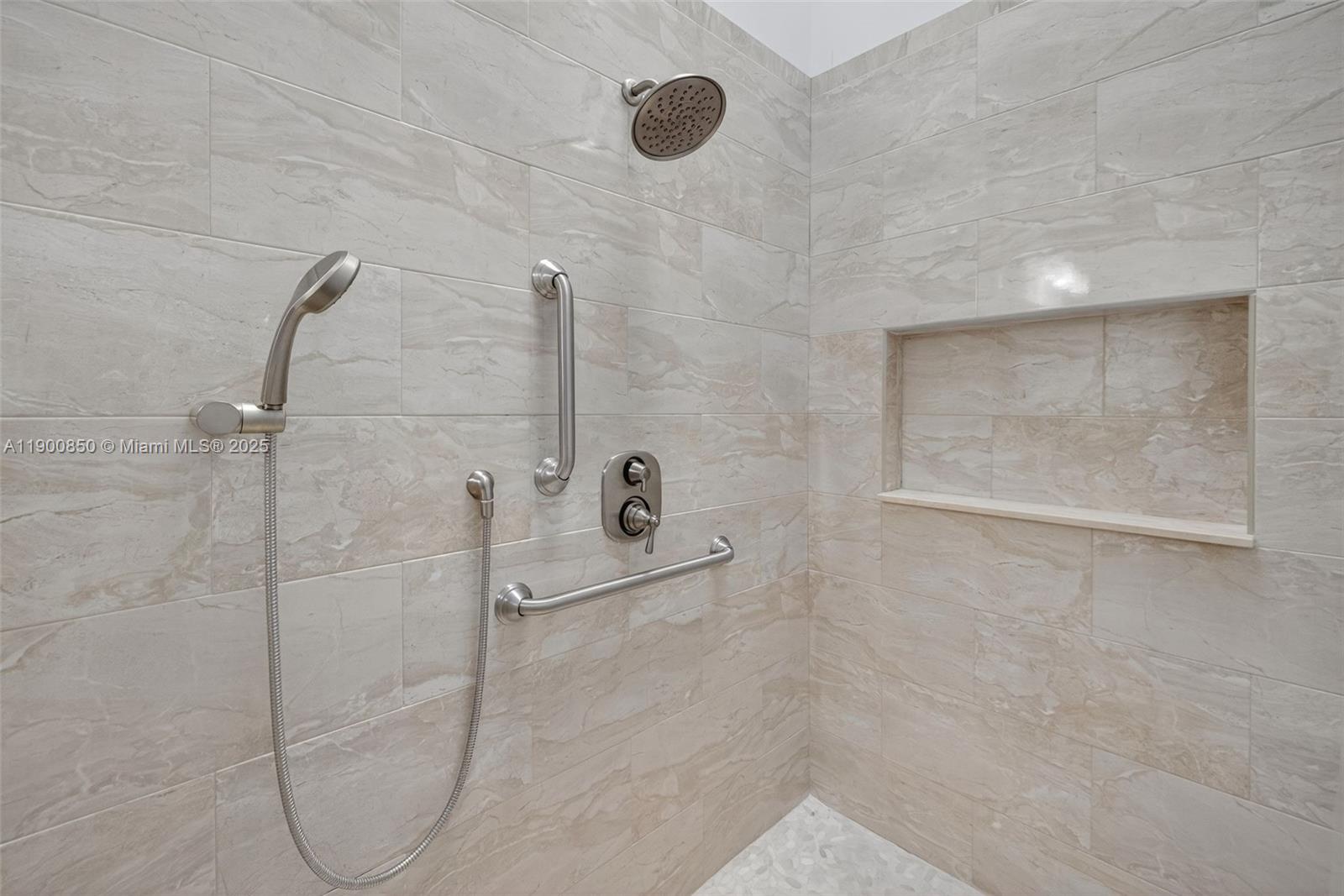 HARBOURWOOD - Residential