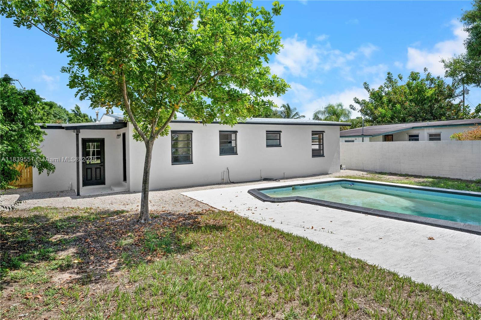 MARAVILLA ESTATES - Residential