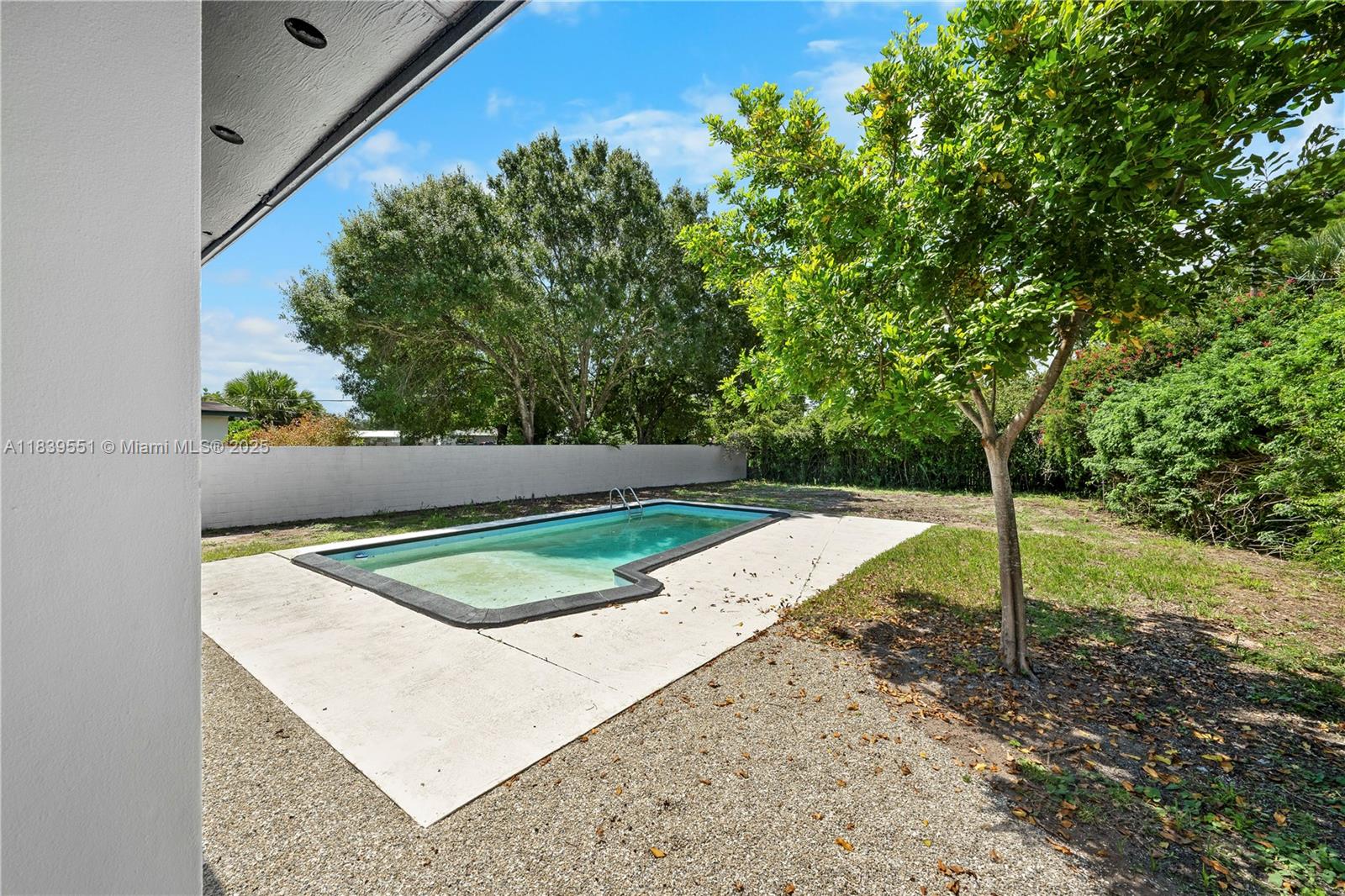 MARAVILLA ESTATES - Residential