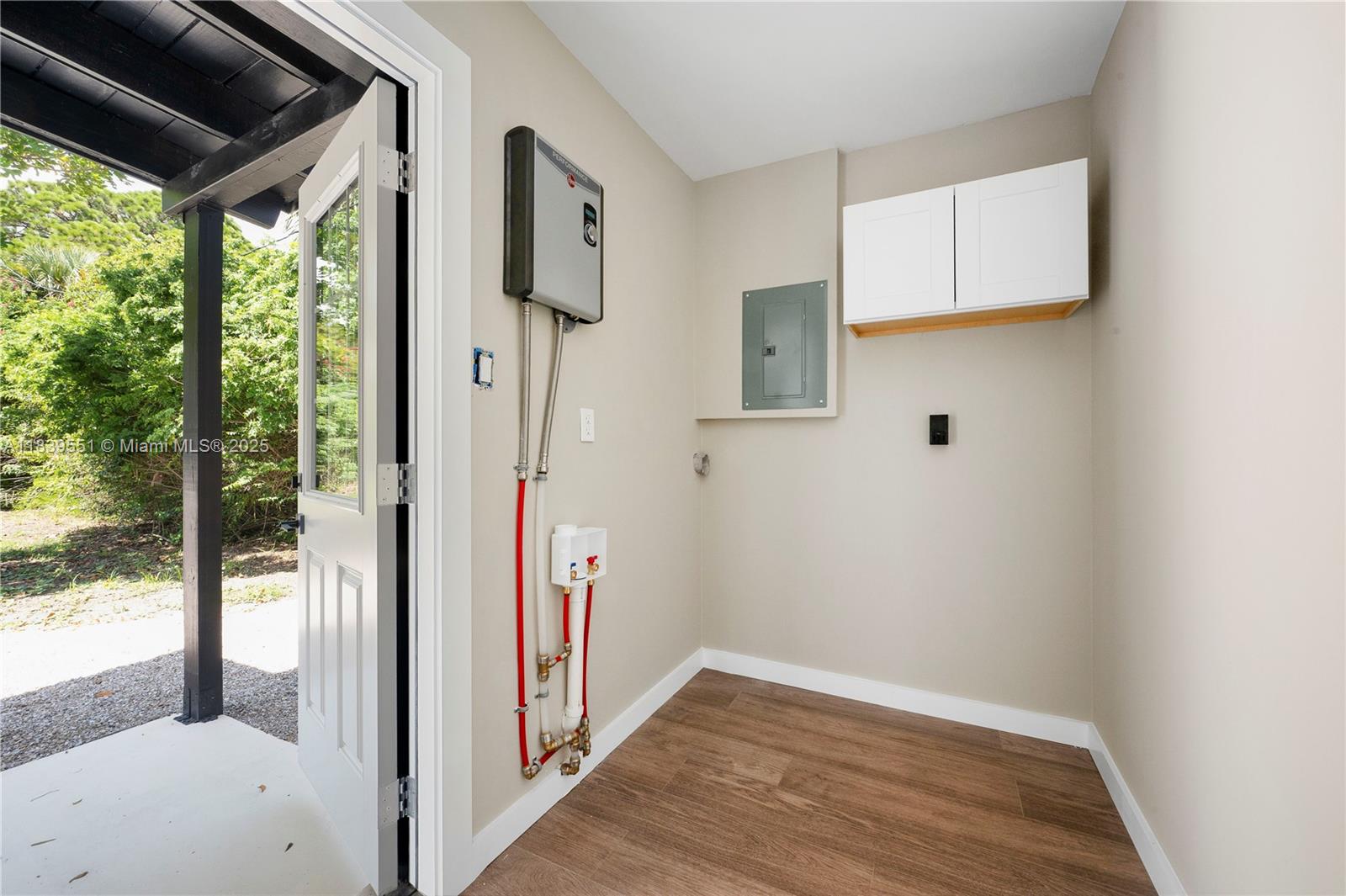 MARAVILLA ESTATES - Residential