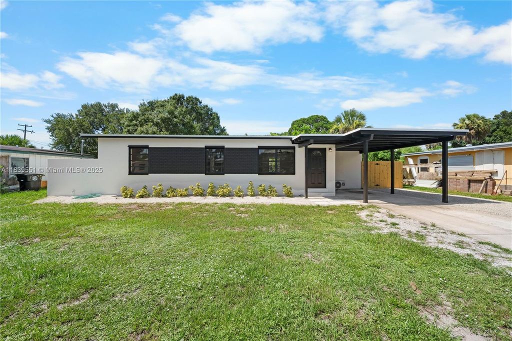 Photo of 1003 Hispana Ave, Fort Pierce, FL 34982 (MLS # A11839551)