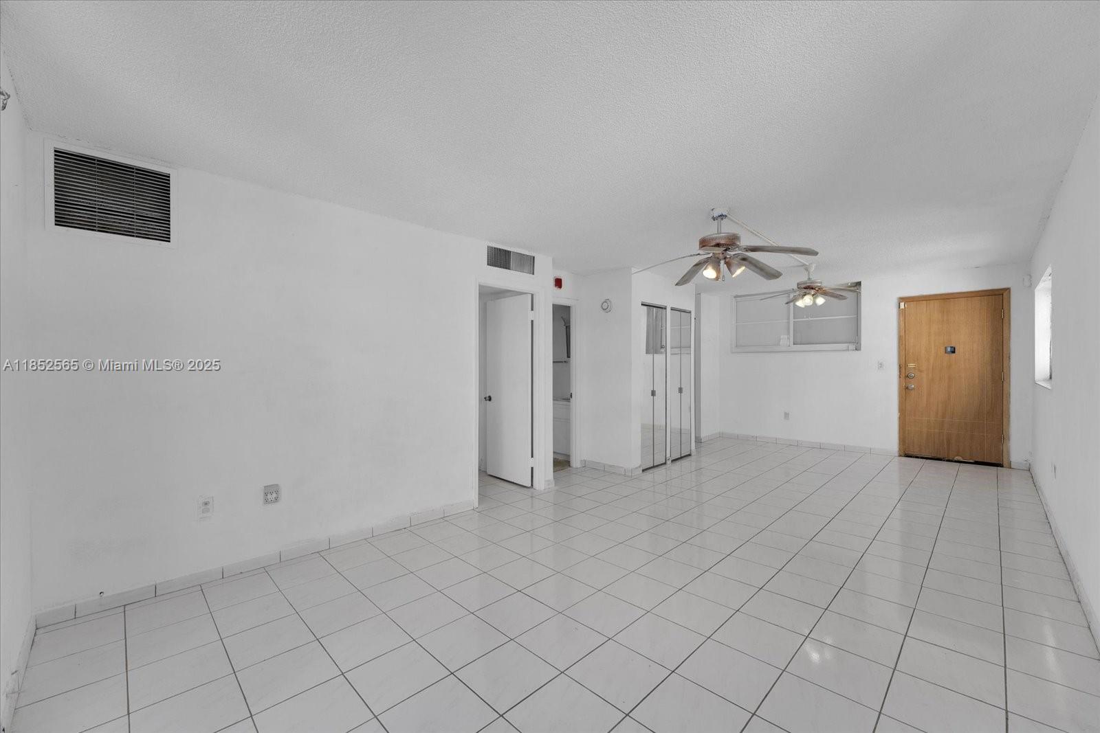 1750 James Ave 7L