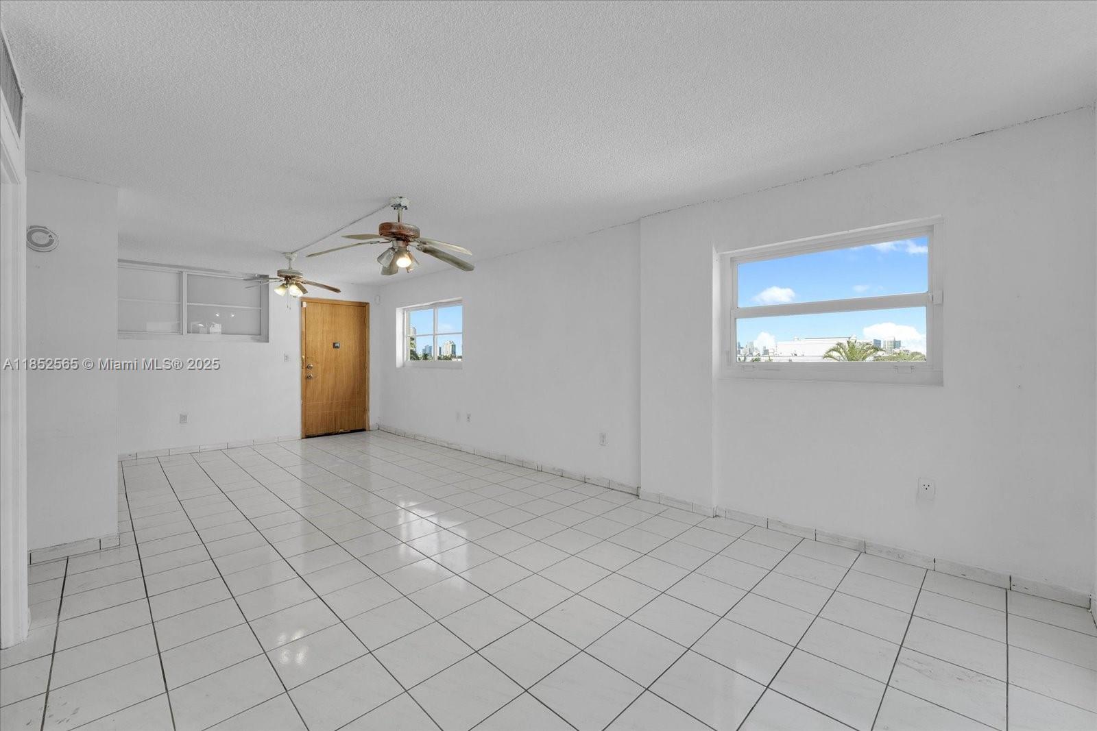 1750 James Ave 7L