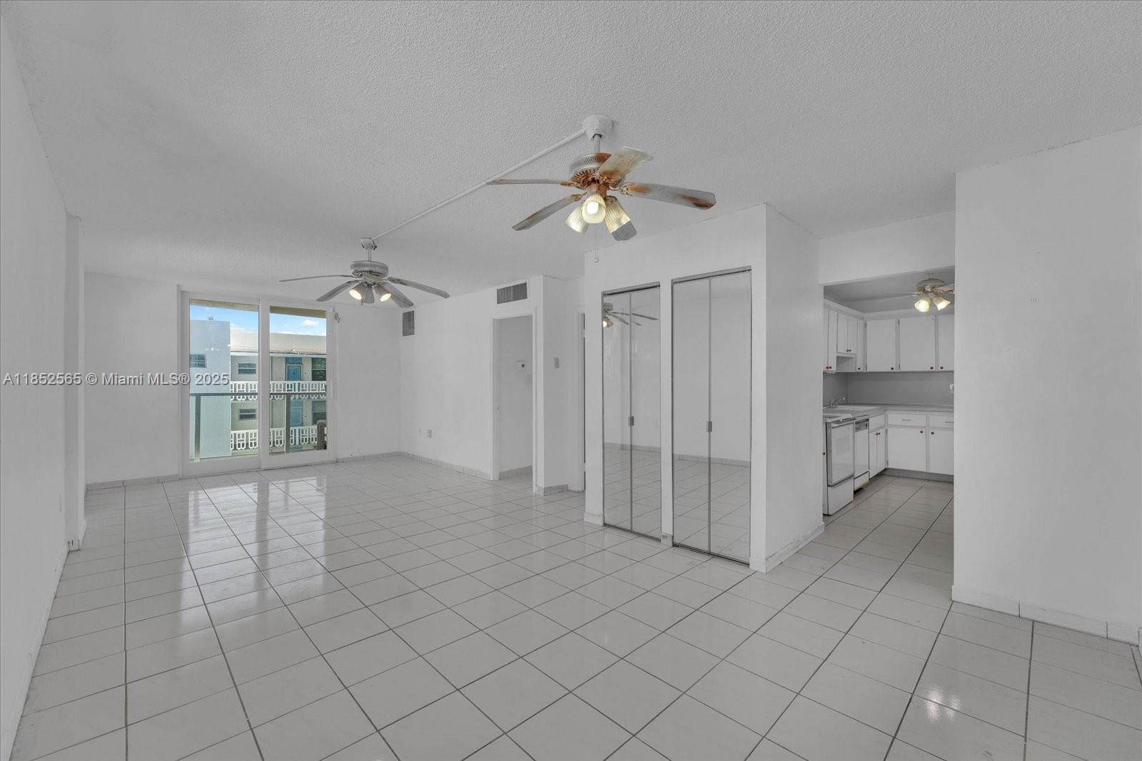 1750 James Ave 7L