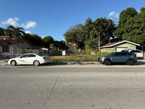 1121 NW 2nd St Miami FL 33128