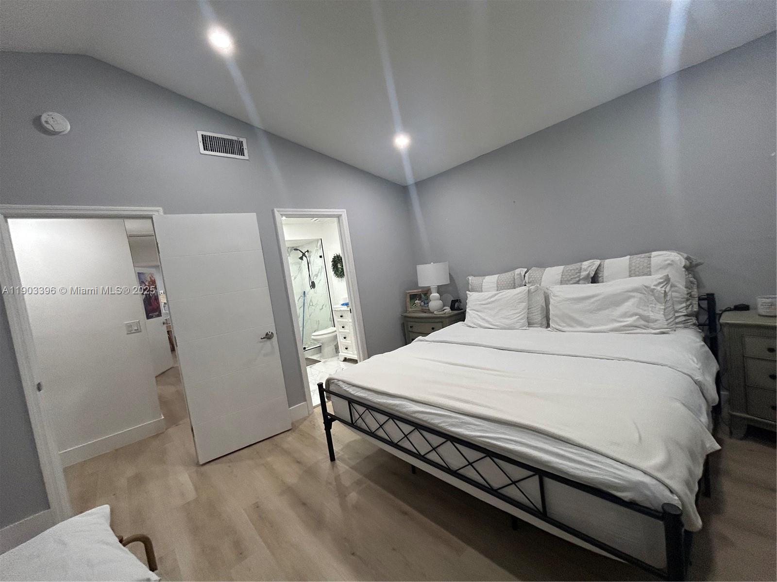 PEMBROKE LAKES SECTION SE - Residential