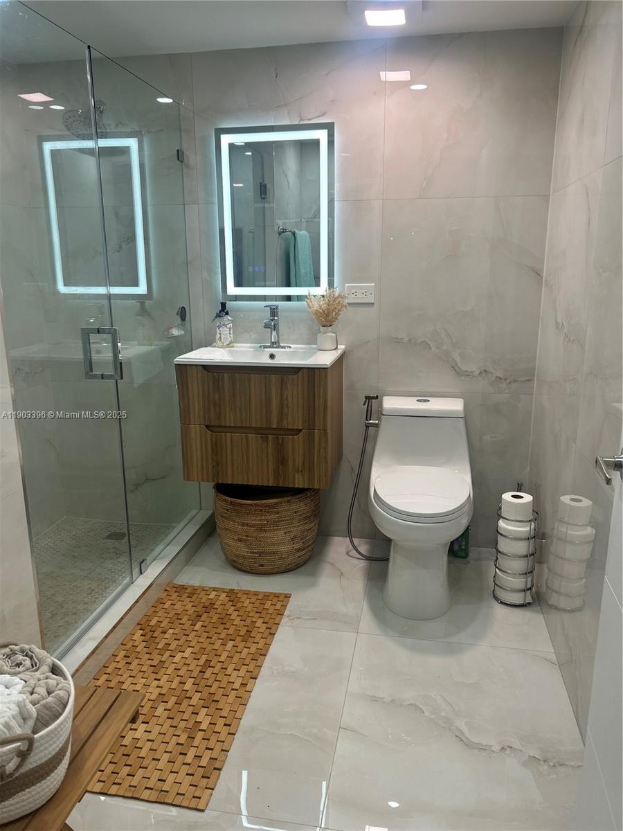 PEMBROKE LAKES SECTION SE - Residential