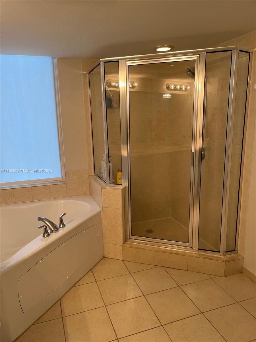 LA PERLA CONDO - Residential Lease