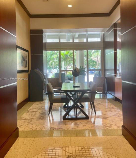 LA PERLA CONDO - Residential Lease