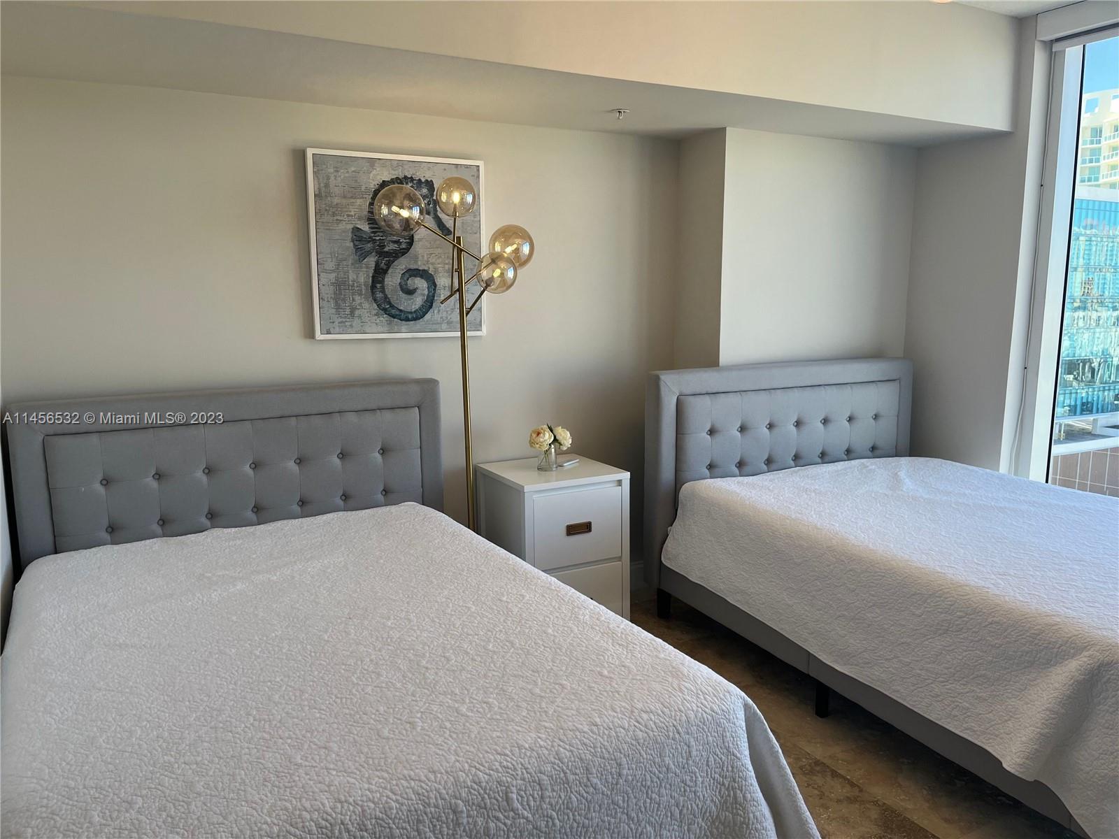 LA PERLA CONDO - Residential Lease