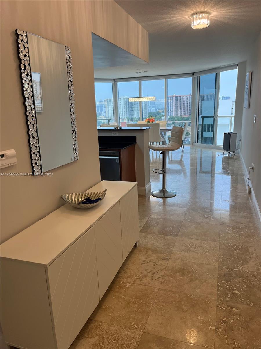 LA PERLA CONDO - Residential Lease