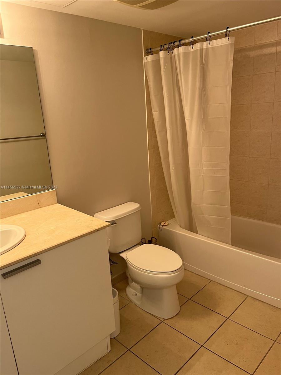 LA PERLA CONDO - Residential Lease