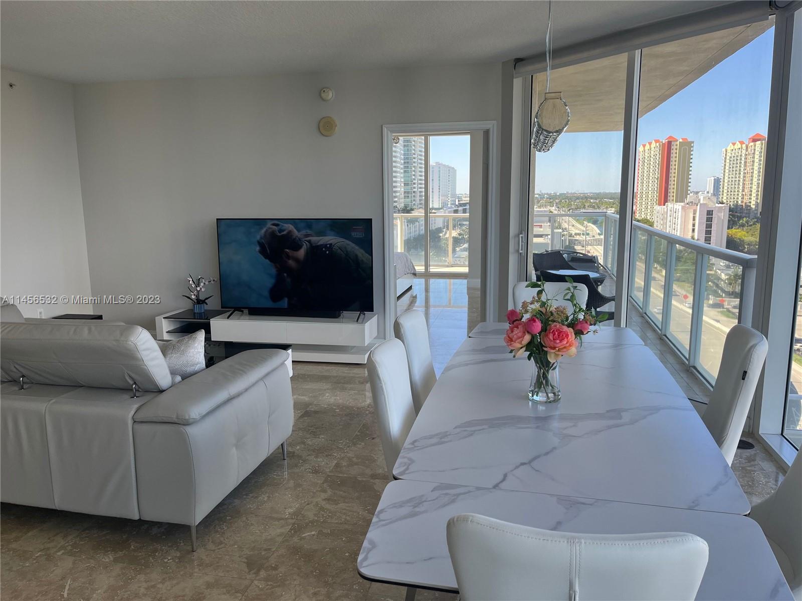 LA PERLA CONDO - Residential Lease