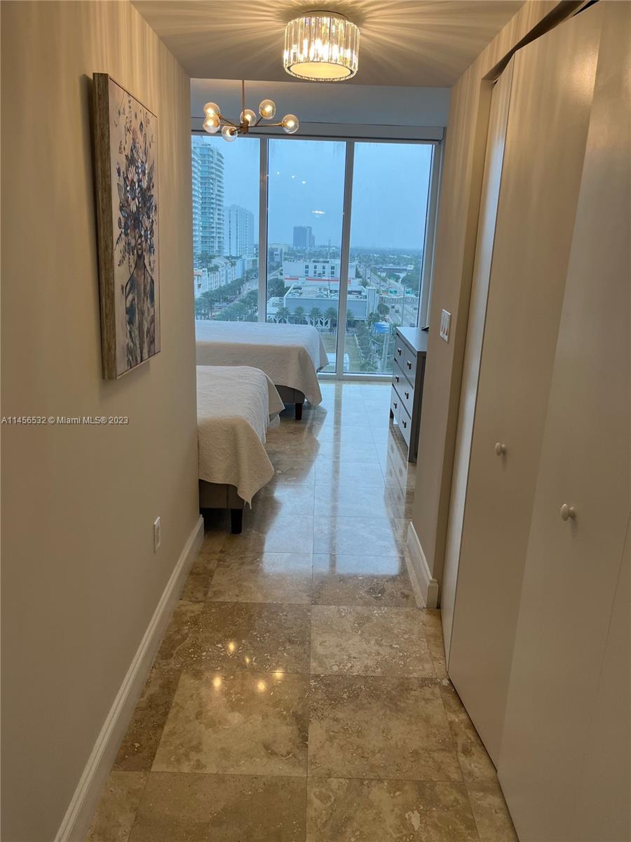 LA PERLA CONDO - Residential Lease