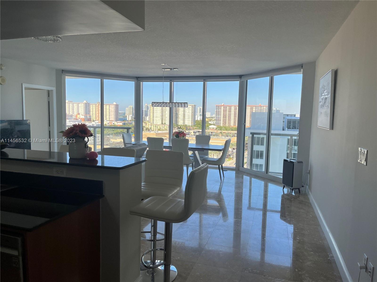 LA PERLA CONDO - Residential Lease