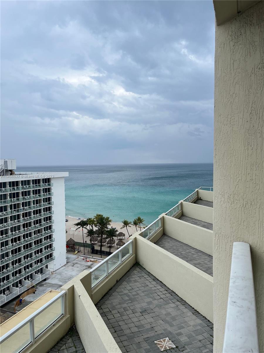 LA PERLA CONDO - Residential Lease