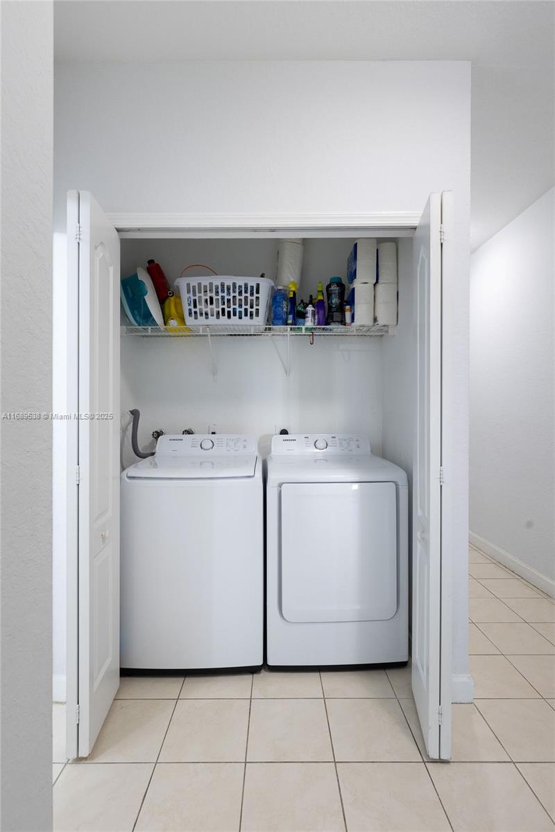 SHOMA COURTYARDS II AT RO - Residential