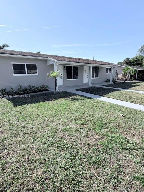 View photos, virtual tours, details... 134 SW 14th Ave B Boynton Beach FL 33435