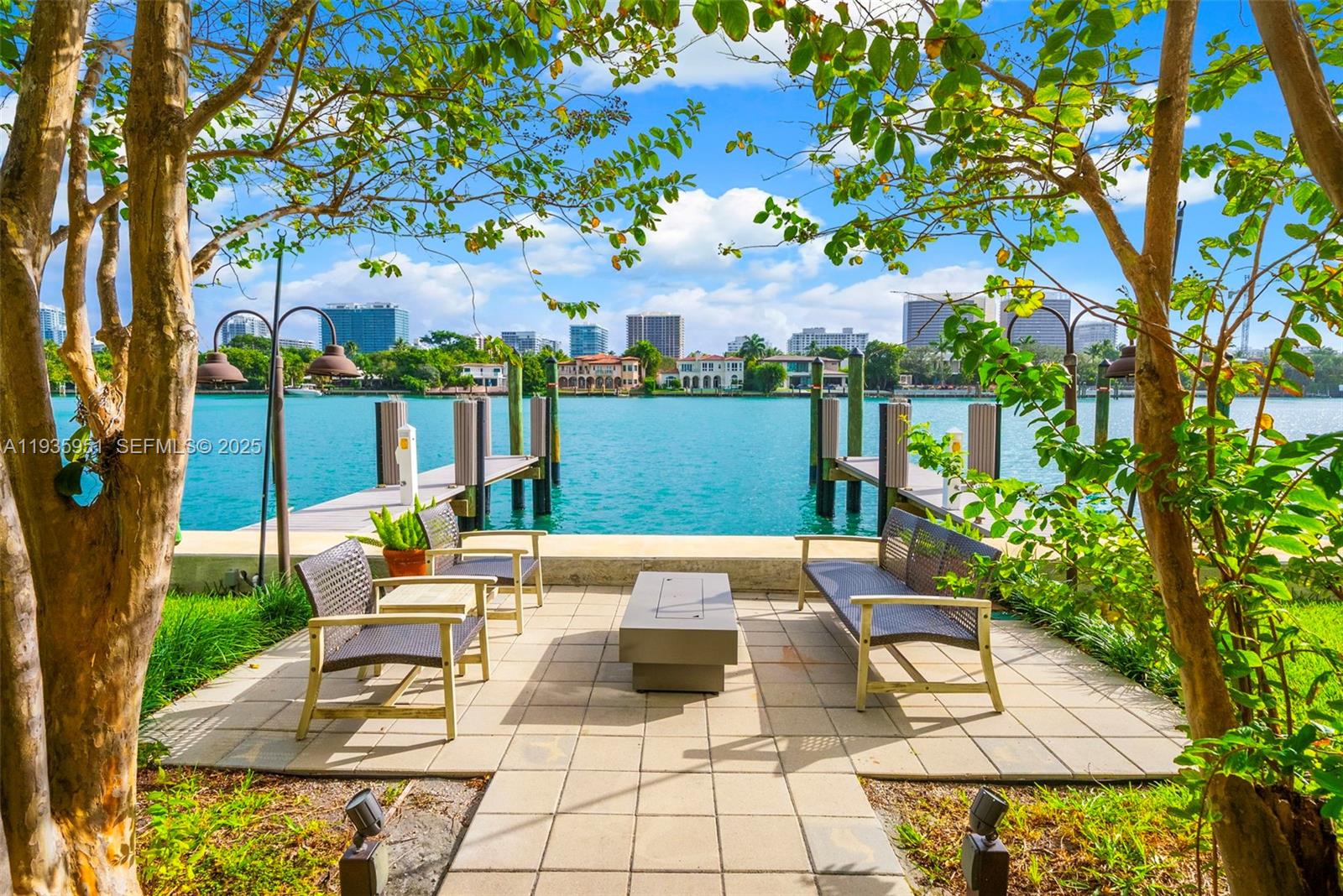 10001 E Bay Harbor Dr 2N