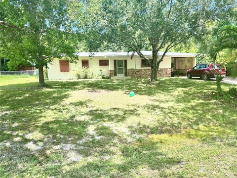 2790 Rainbow Dr Fort Pierce FL 34981