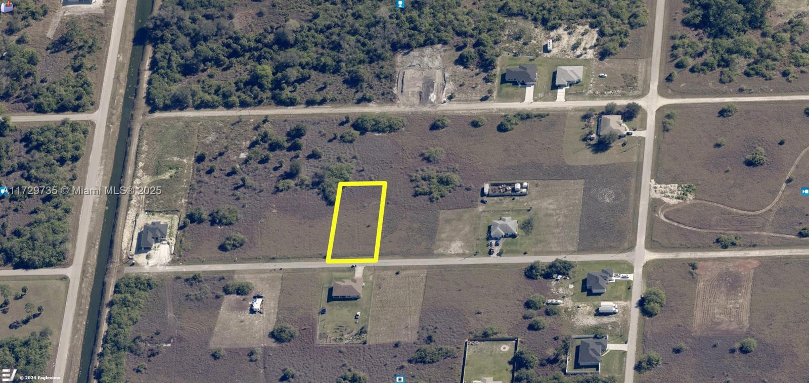 This completely cleared lot is ready and waiting for you to bring your dream home to life. Located in a desirable neighborhood on Abbott Avenue, this spacious property is surrounded by several established homes, offering both a sense of community and a prime location.
Enjoy the peace and tranquility of Lehigh Acres while being just a short drive from shopping, dining, schools, and outdoor activities. With the lot fully cleared, you can focus on building your perfect home without delays.
Don’t miss out on this opportunity to own a prime piece of land in a growing area. Start your journey today!
