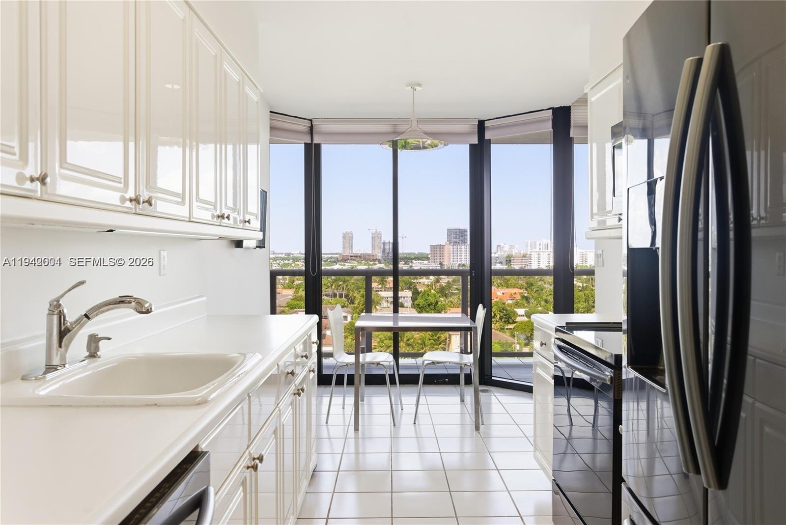 HARBOR TWS AT THE WATERWA - Residential