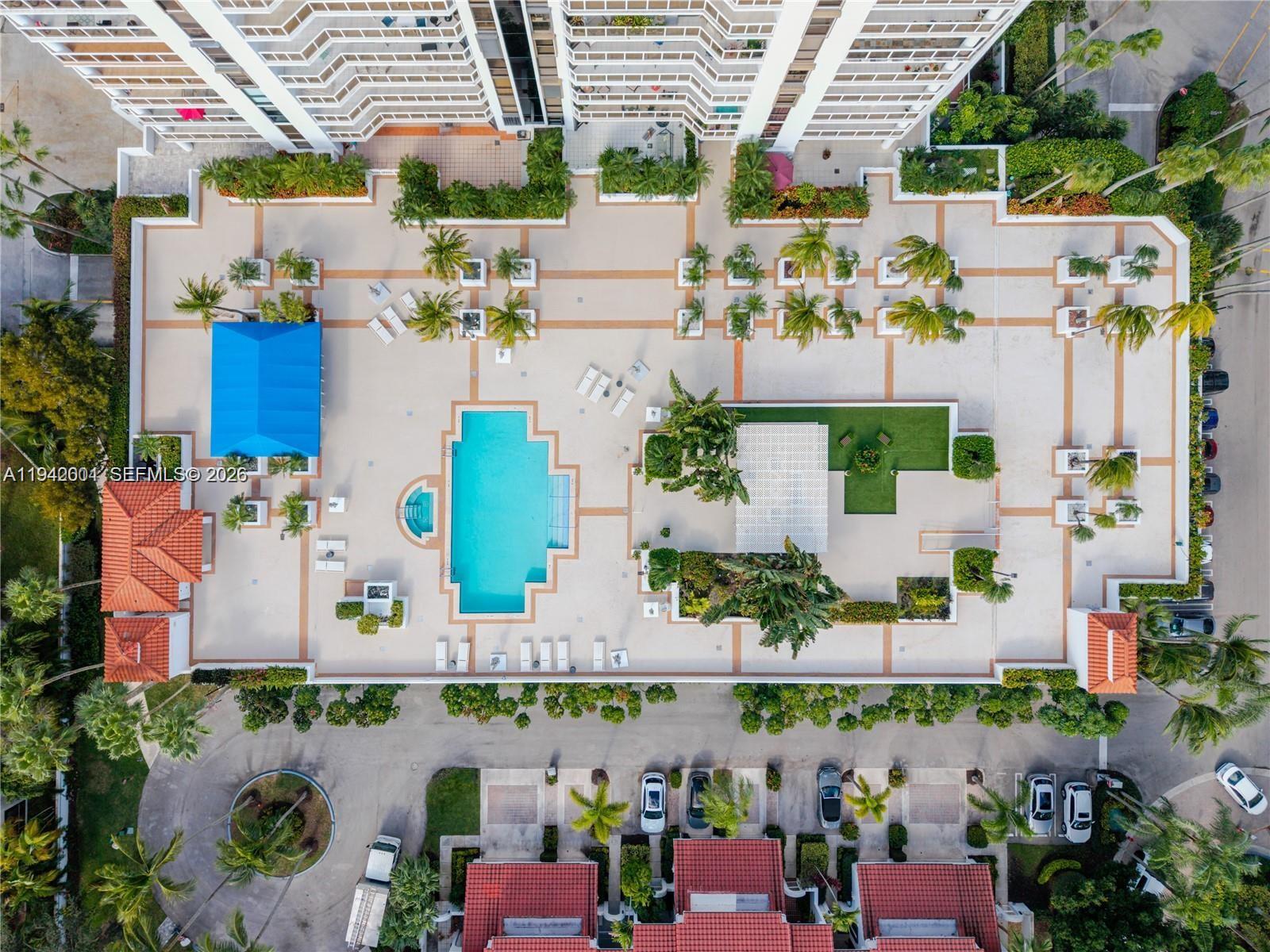 HARBOR TWS AT THE WATERWA - Residential