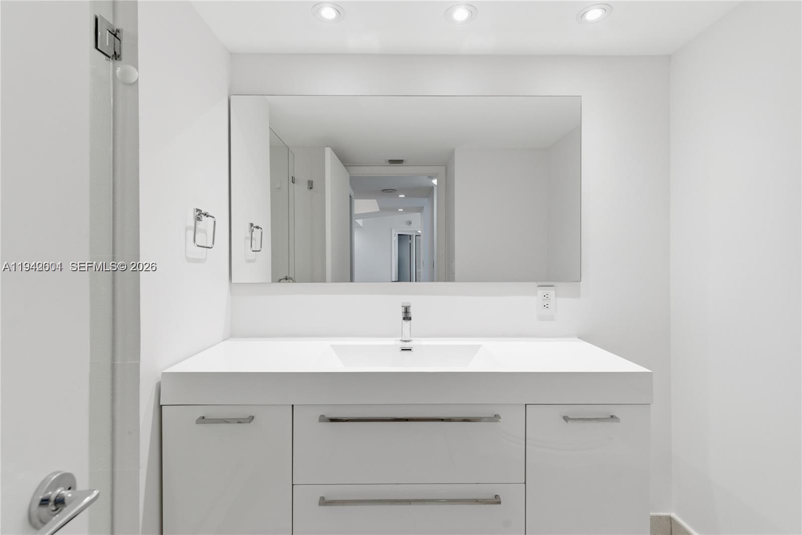 HARBOR TWS AT THE WATERWA - Residential