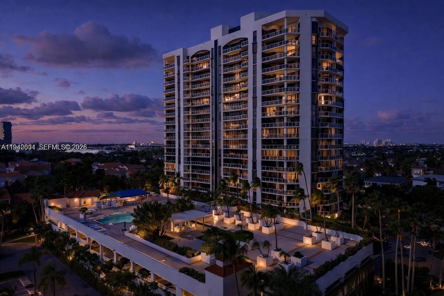 HARBOR TWS AT THE WATERWA - Residential