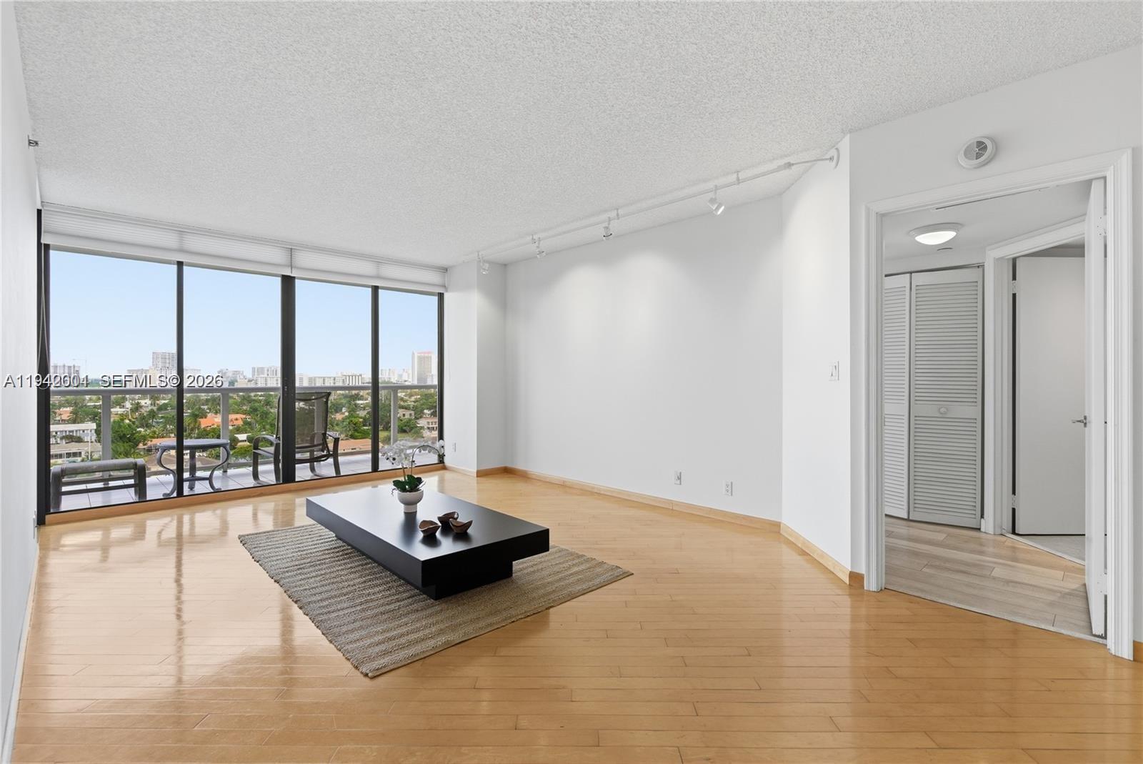 HARBOR TWS AT THE WATERWA - Residential