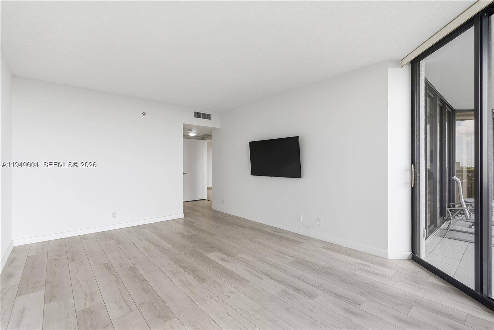 HARBOR TWS AT THE WATERWA - Residential