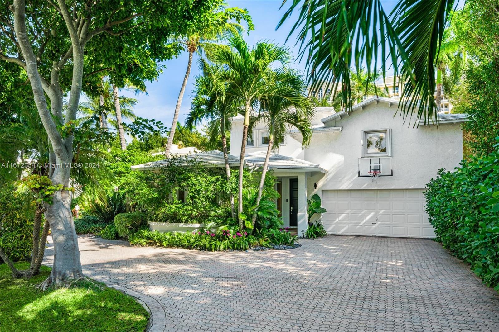 10 Coconut Lane, Key Biscayne, Miami-Dade County, Florida - 5 Bedrooms  
6 Bathrooms - 