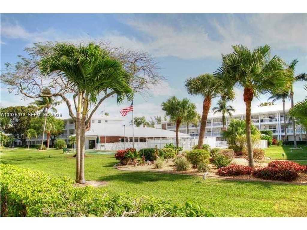 Photo of 5200 NE 24th Ter #C312, Fort Lauderdale, FL 33308 (MLS # A11975173)