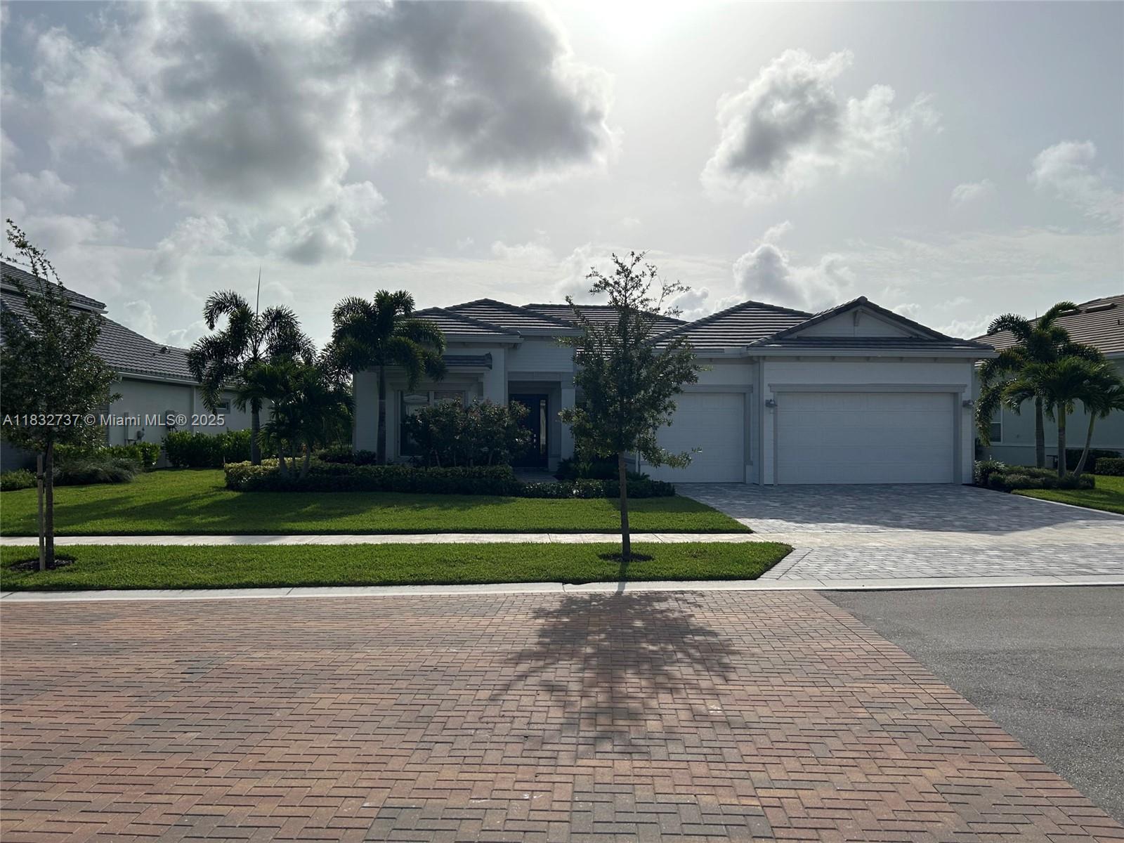10904 Stellar Cir