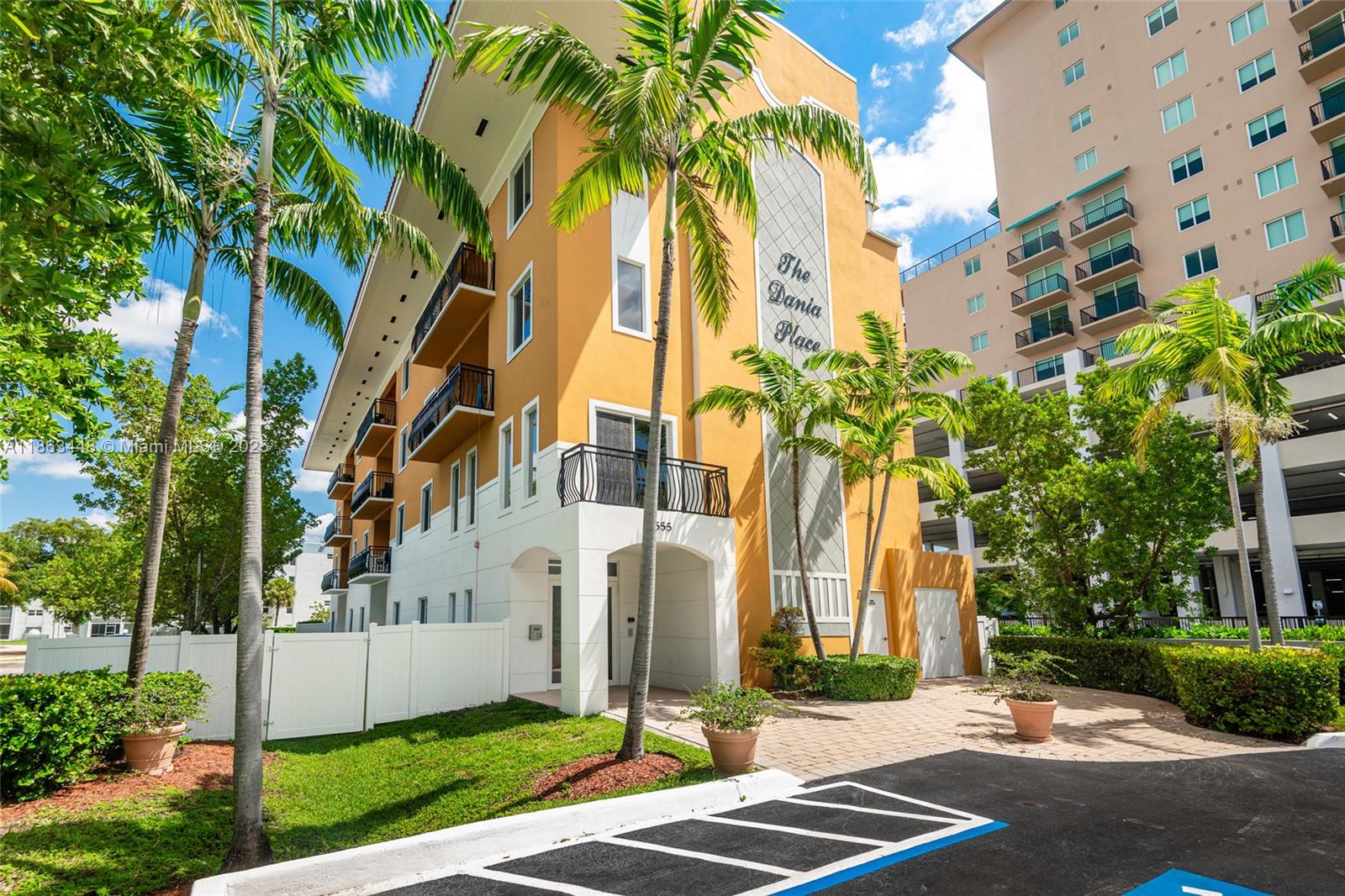 DANIA PLACE (THE) CONDO - Residential Lease
