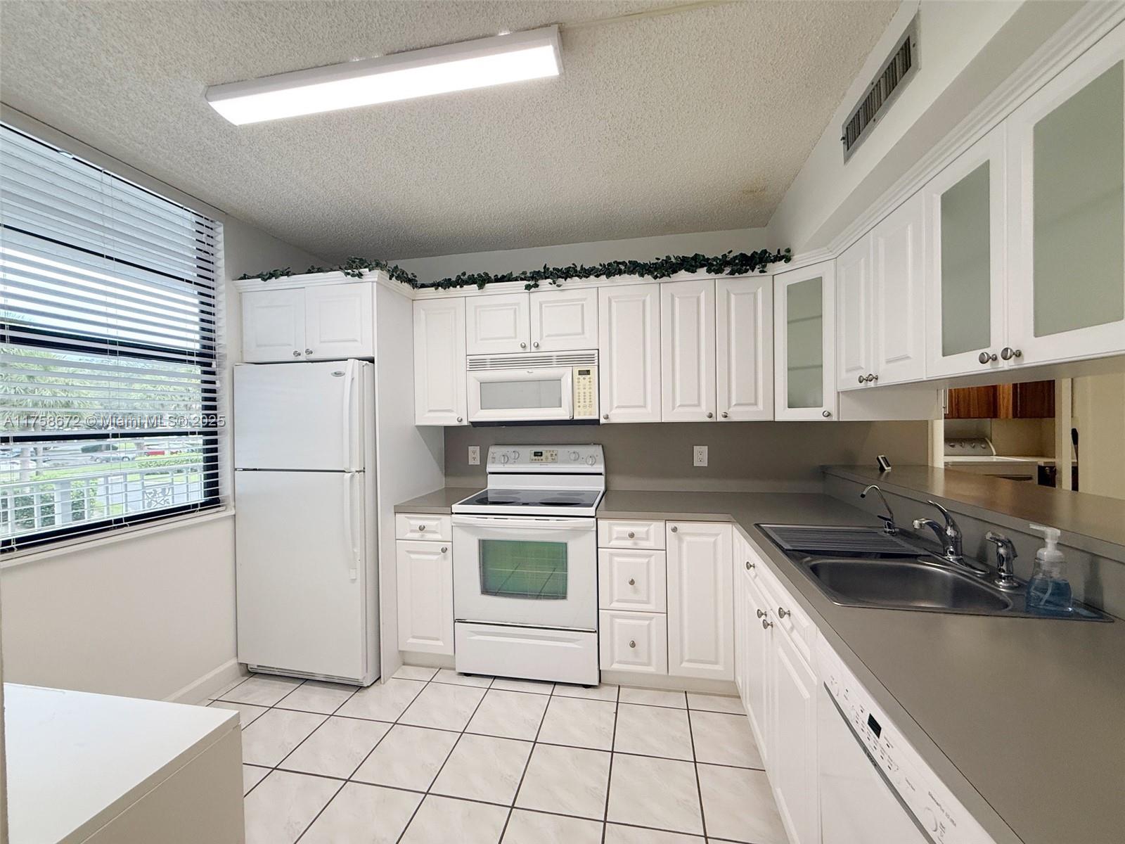 CONDO 2 OF WHITEHALL COND - Residential