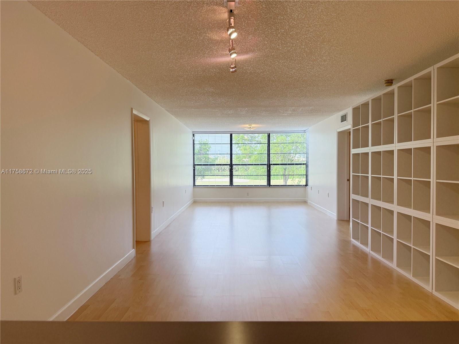 1504 S Whitehall Dr 206