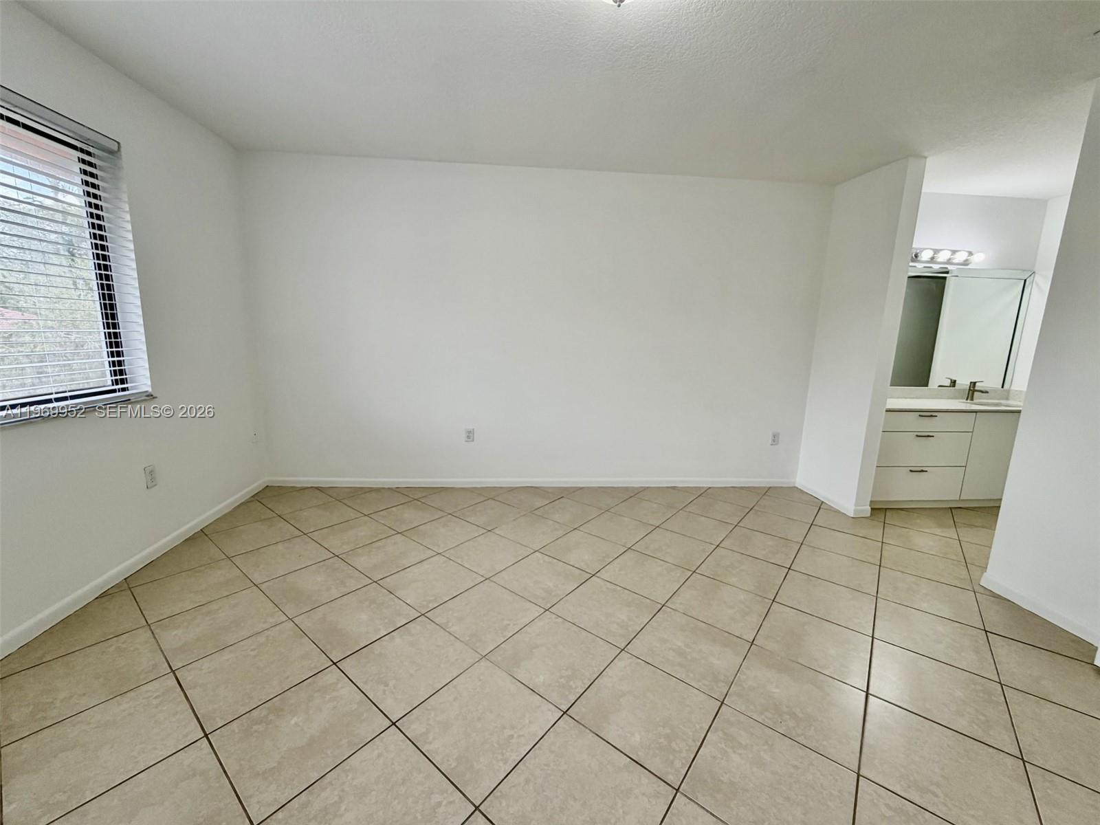 ESPRIT CONDO II - Residential Lease