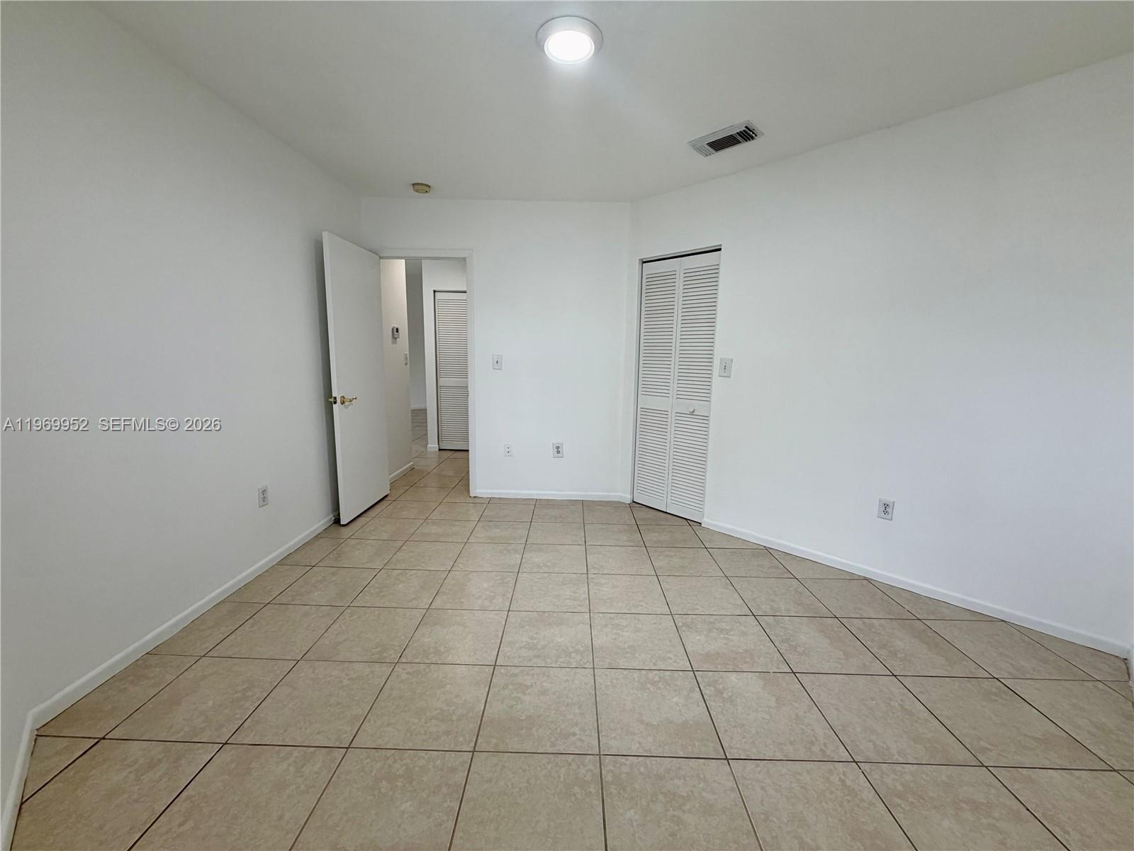 ESPRIT CONDO II - Residential Lease