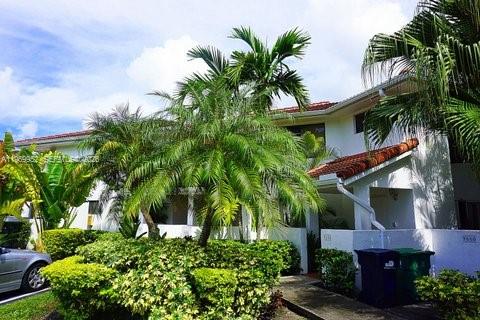 ESPRIT CONDO II - Residential Lease