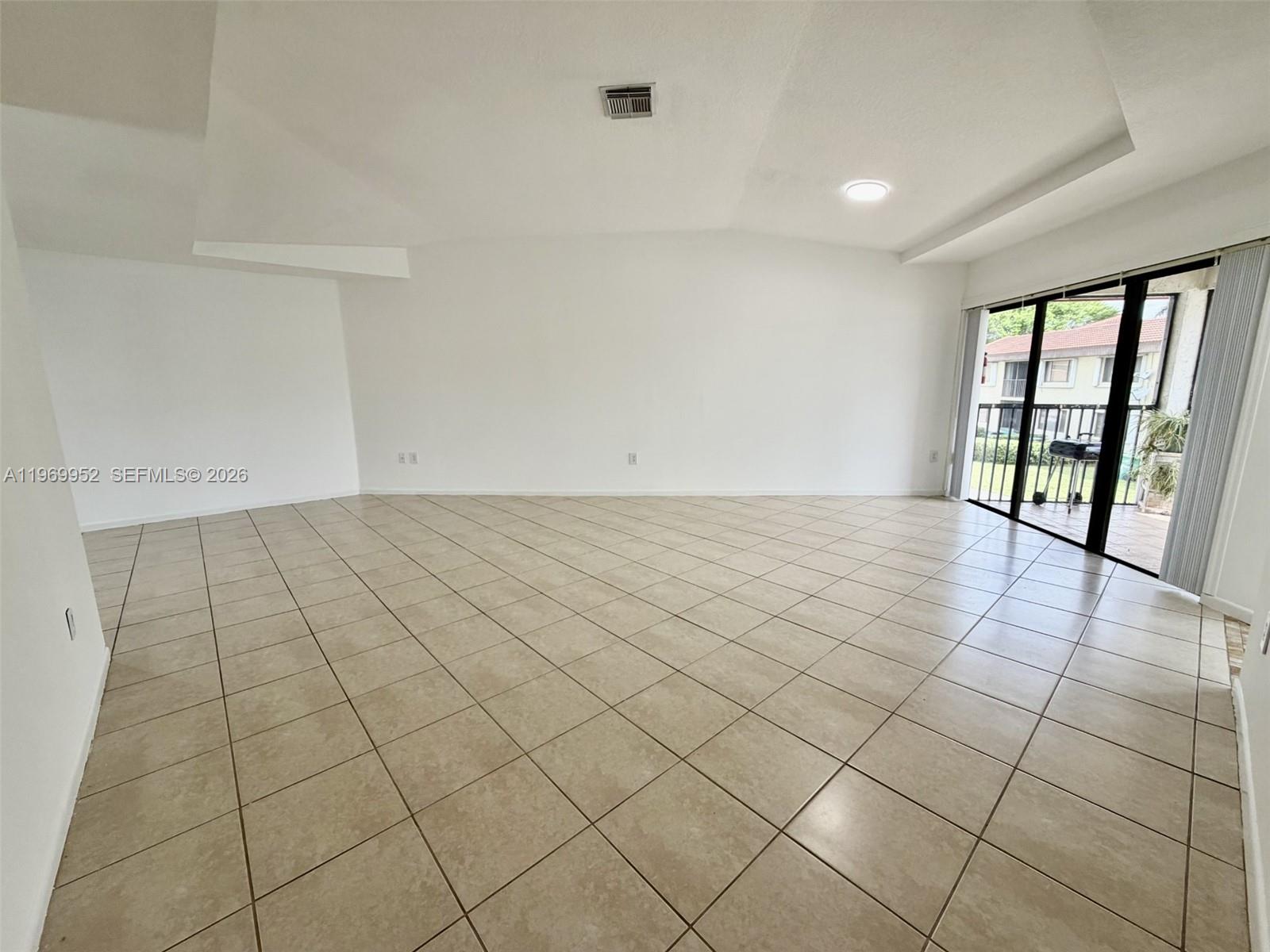 ESPRIT CONDO II - Residential Lease