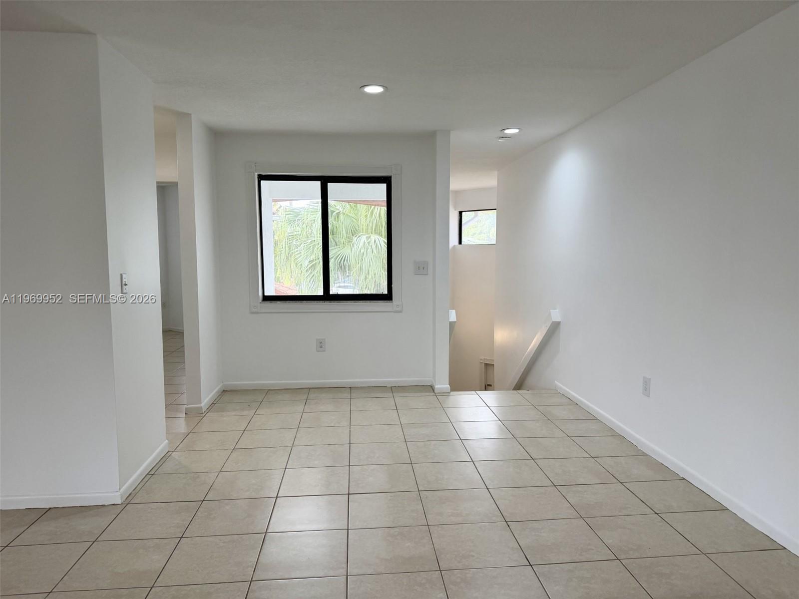 ESPRIT CONDO II - Residential Lease